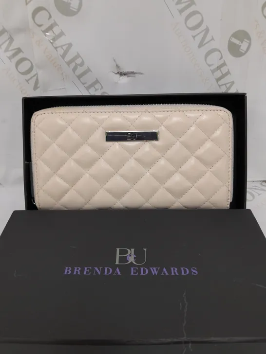 BRENDA EDWARDS ON THE GO PURSE