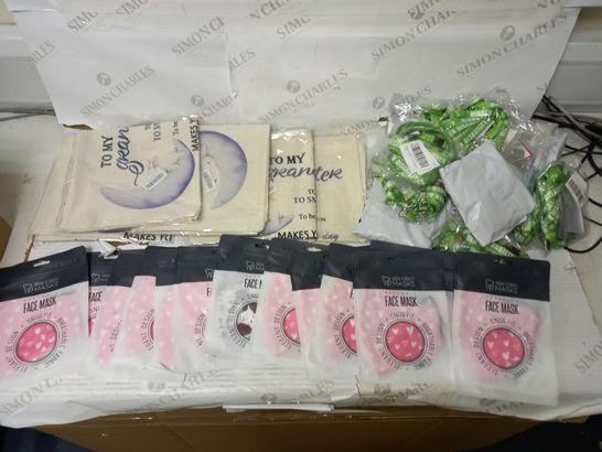 BOX OF APPROX 20 ASSORTED ITEMS TO INCLUDE FACE MASKS, DECORATIVE FABRIC AND CARD HOLDERS