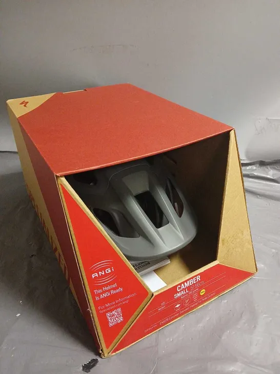 ANGI CAMBER HELMET IN GREY - SMALL