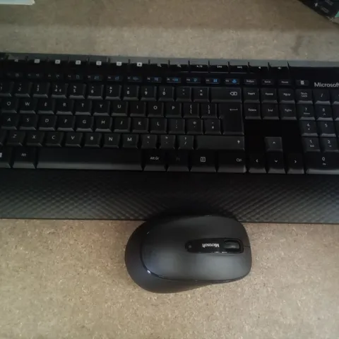 MICROSOFT WIRELESS 2000 DESKTOP - KEYBOARD AND MOUSE COMBO