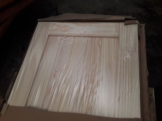 DESIGNER CLEAR PINE PANEL INTERNAL DOOR APPROX 1981X686MM