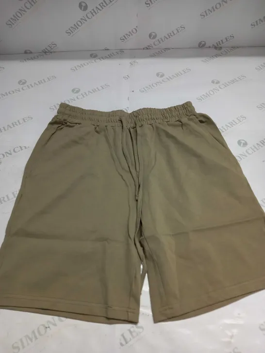 KEINE KHAKI SHORTS SIZE M