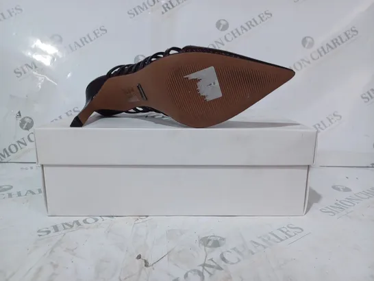 BOXED PAIR OF REISS DAPHNE SLINGBACK HEELS IN POMEGRANATE SIZE 6