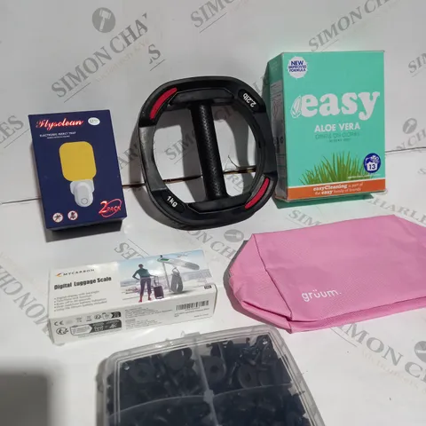 BOX OF APPROXIMATELY 10 ITEMS TO INCLUDE 1KG WEIGHT, EASYCLEAN ALOE VERA MACHINE WASH, DIGITAL LUGGAGE SCALE ETC