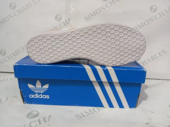 BOXED PAIR OF ADIDAS GAZELLE TRAINERS IN PINK UK SIZE 3.5