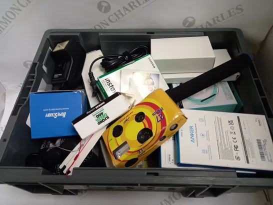 LOT OF APPROXIMATELY 20 ASSORTED PIECES OF CAMERA EQUIPMENT AND PRINTER INK/ACCESSORIES TO INCLUDE TRUST WEBCAM, KODAK 135 PORTRA 400, CANON LP-E6NH BATTERY PACK, ETC