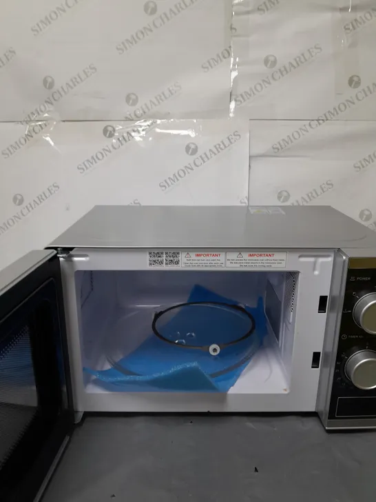 BOXED MORPHY RICHARDS 800 WATT MANUAL MICROWAVE SILVER 20 LITRE