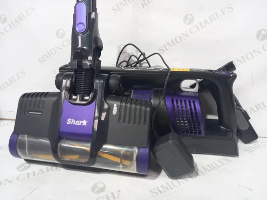 SHARK ANTI HAIR WRAP CORDLESS PET VACUUM CLEANER IZ202UKT