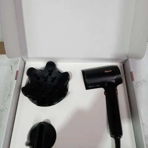 SHARK STYLE IQ HAIRDRYER & STYLER 