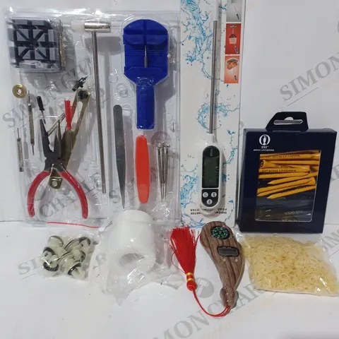 APPROXIMATELY 15 ASSORTED HOUSEHOLD ITEMS TO INCLUDE MEDICAL GRADE LATEX BANDS, DIGITAL FOOD THERMOMETER, ROYAL LIVERPOOL GOLF TEES, ETC