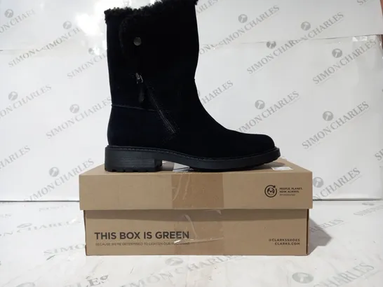 BOXED PAIR OF CLARKS OPAL ZIP BOOTS IN BLACK SIZE 6