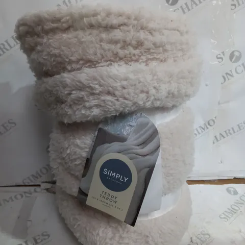 SIMPLY TEDDY THROW IN WHITE