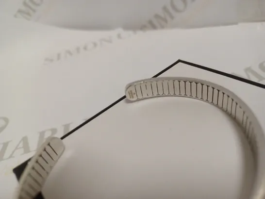 GUCCI SILVER LOOP BRACELET