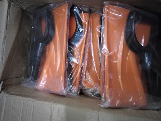 BOX OF APPROXIMATELY 15 ASSORTED PLASTIC SHOVEL HEADS 