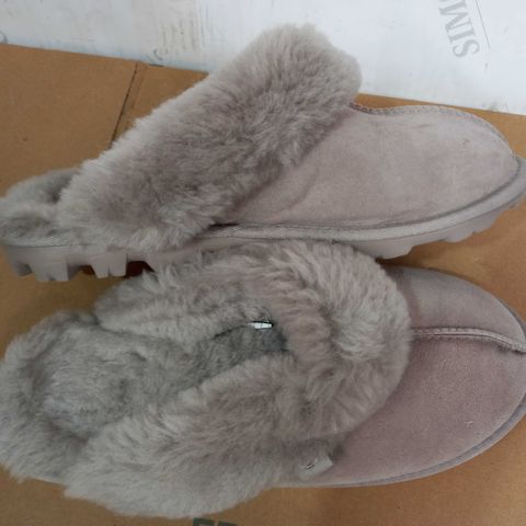 BOX OF 4 X PAIRS UNBOXED SHOES: 1 X WHITE STUFF BLUE SUEDE ANKLE BOOTS, UK SIZE 6; 1 X DUNE PRESTINE HIKER BOOTS IN TAUPE, UK SIZE 6; 1 X MUKLUKS ANIMAL SLIPPERS, DOG, UK SIZE 9; 1 X MIP COSIE SLIPPER