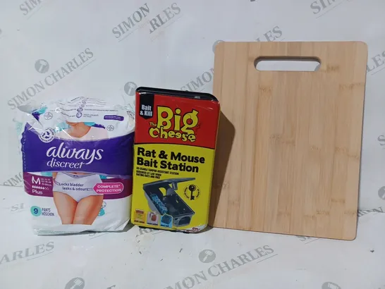 BOX OF APPROXIMATELY 15 ASSORTED HOUSEHOLD ITEMS TO INCLUDE CHOPPING BOARD, THE BIG CHEESE RAT & MOUSE BAIT STATION, ETC