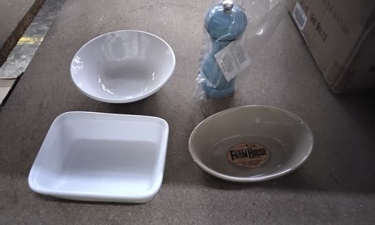4 BOXES OF APPROXIMATELY 25 ITEMS INCLUDING ROYAL GENWARE RECTANGULAR PIE DISH, PACK FHOUSE PIE DISH, SIMPLY SMALL BOWL, OXFORD SM BLUE GLOSS SALT OR PEPPER GRINDER 