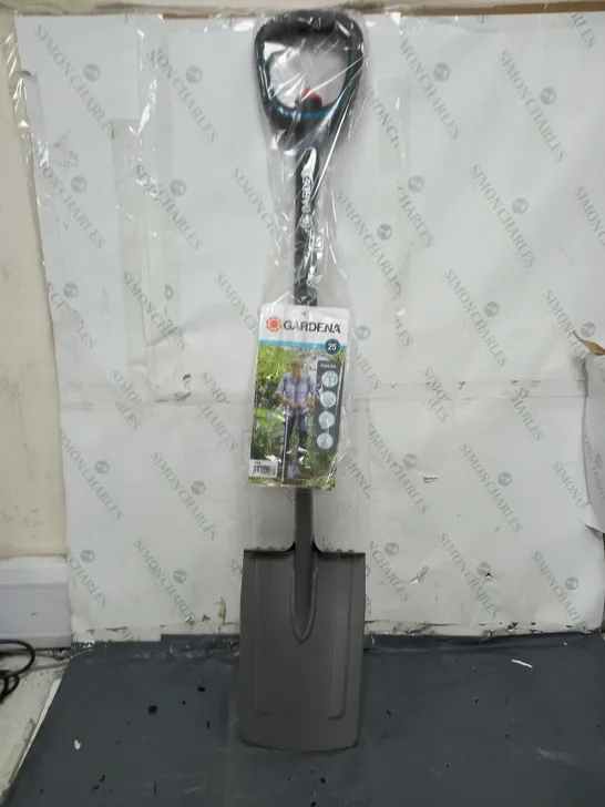 BOXED GARDENA TELESCOPIC SPADE 4X