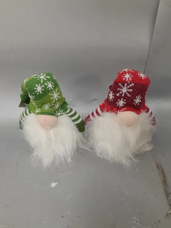 RED & GREEN FESTIVE PRELIT GNOMES 