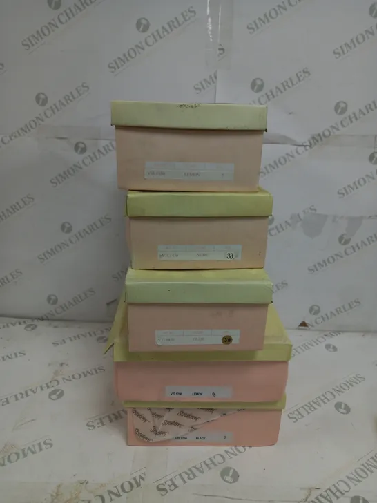 5 BOXED PAIRS OF STRAWBERRY SHOES TO INCLUDE WEDGE SHOES IN BLACK SIZE 5, WEDGE SANDALS IN LEMON SIZE 3