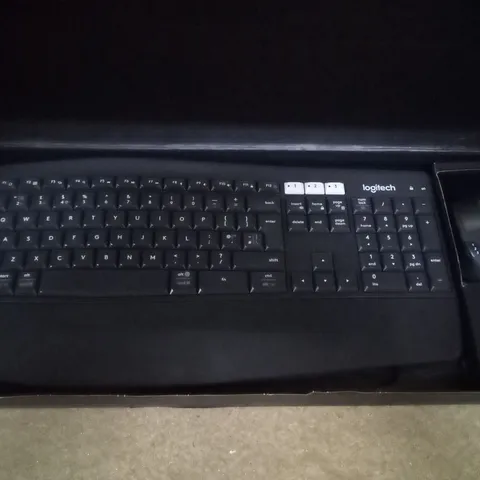 BOXED LOGITECH K850 KEYBOARD & MOUSE SET