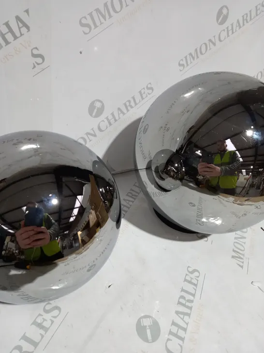 BOXED KELLY HOPPEN SET OF 2 INDOOR OUTDOOR PRELIT GLASS DECOR, REFLECTIVE ORBS - COLLECTION ONLY