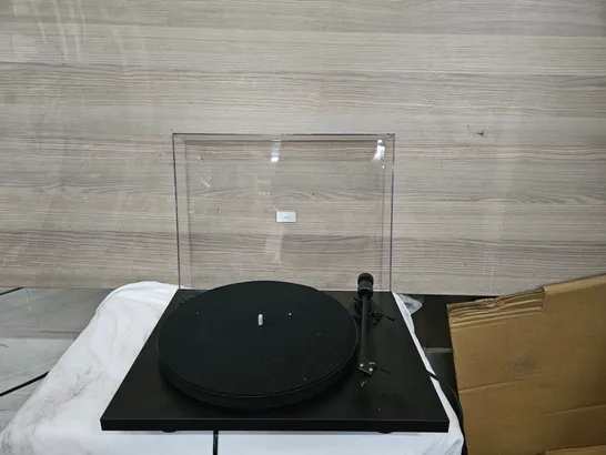 PRO-JECT AUDIO PRIMARY E TURNTABLE - BLACK