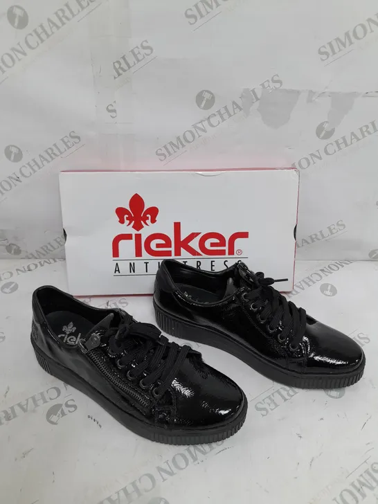 BOXED PAIR OF RIEKER TRAINERS WITH ZIP IN BLACK UK SIZE 6.5