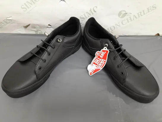 BOXED PAIR OF VANS SHOES IN BLACK UK SIZE 5