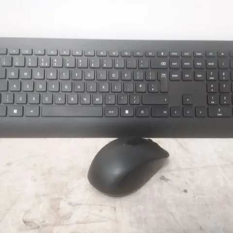 BOXED MICROSOFT WIRELESS 900 DESKTOP KEYBOARD & MOUSE