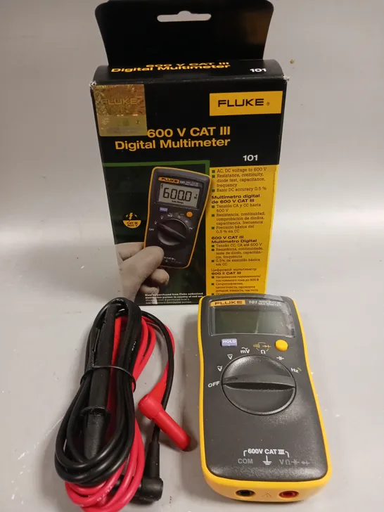 BOXED FLUKE 600 V CAT III DIGITAL MULTIMETER 