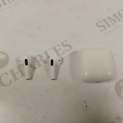 SMALL WIRELESS EARBUDS WITH CHARGING CASE IN WHITE 