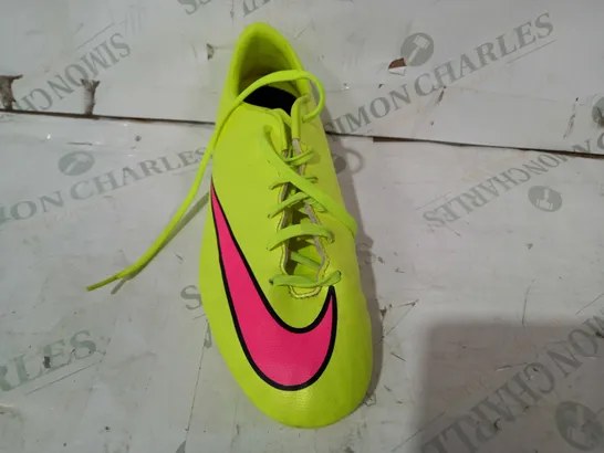 BOXED PAIR OF NIKE MERCURIAL FOOTBALL BOOTS IN FLORESCENT YELLOW/PINK SIZE UNSPECIFIED