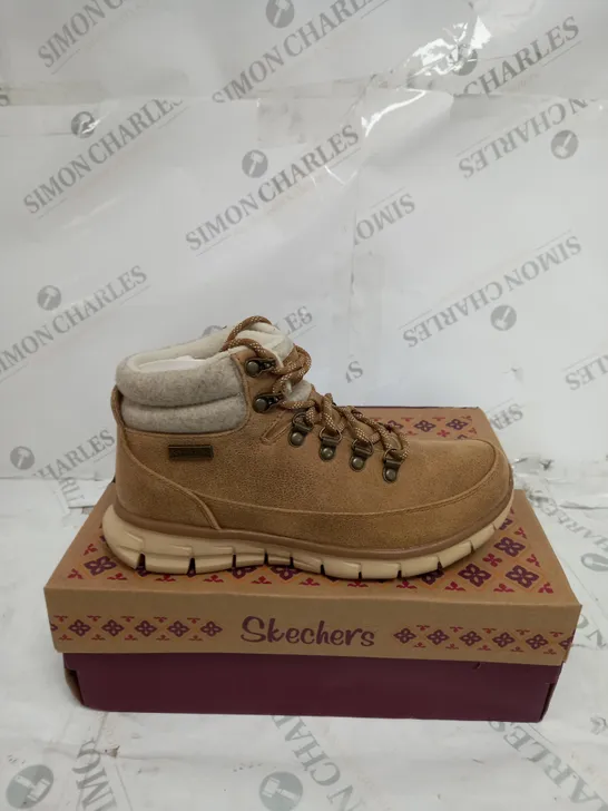 SKECHERS SYNERGY WARM TECH BOOT SIZE 3.5