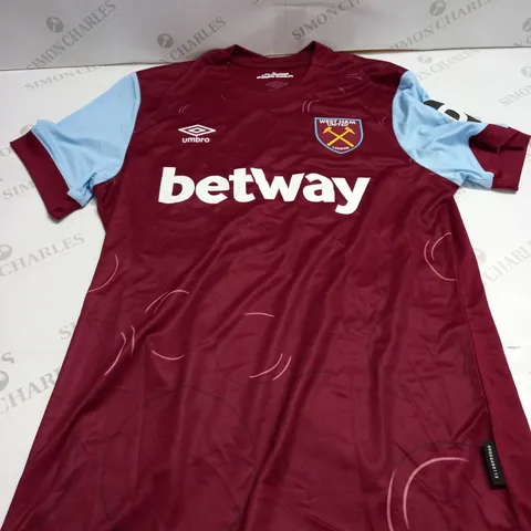 WEST HAM FOOTBALL SHIRT - LARGE