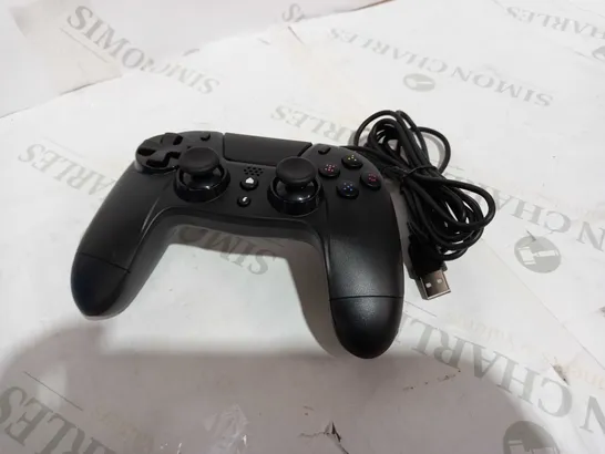 GIOTECK VX1 PS4 AND PC USB WIRED CONTROLLER