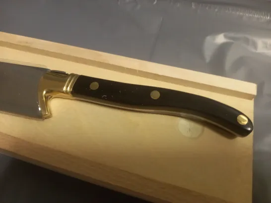 RESAFY CHAMPAGNE SABRE IN WOODEN CASE