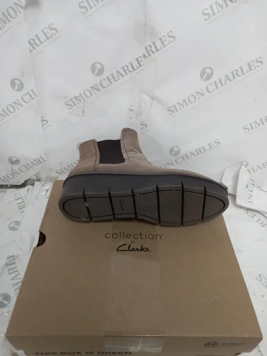 BOXED PAIR OF COLLECTION BY CLARKS AIRABELL MOVE SUEDE BOOTS IN PEBBLE COLOUR SIZE 6