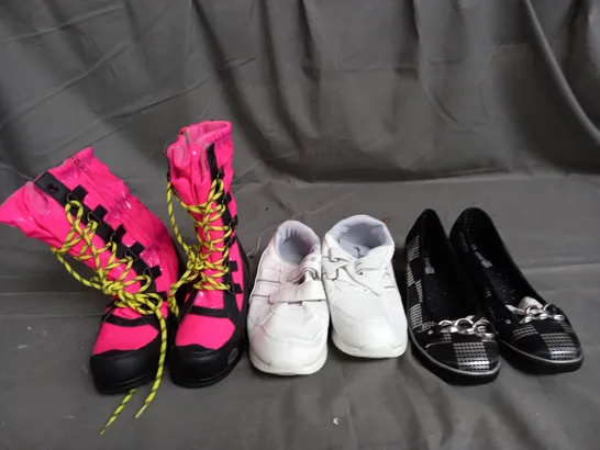 APPROXIMATELY 10 PAIRS OF ASSORTED KIDS SHOES IN VARIOUS STYLES AND SIZES 