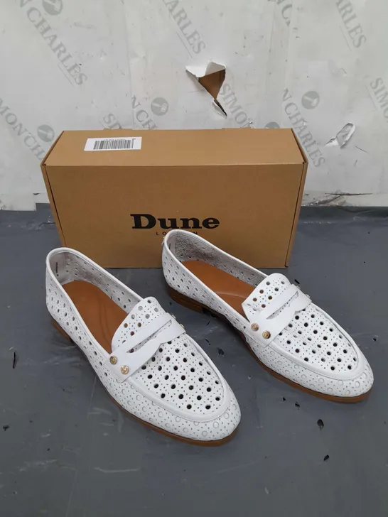 BOXED PAIR OF DUNE LONDON WHITE LEATHER LASER CUT LOAFER IN SIZE 7