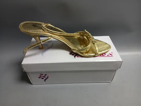 BOXED AVANDA LADIES GOLD SLING BACK SANDALS WITH CRYSTAL DETAIL. SIZE EU 36