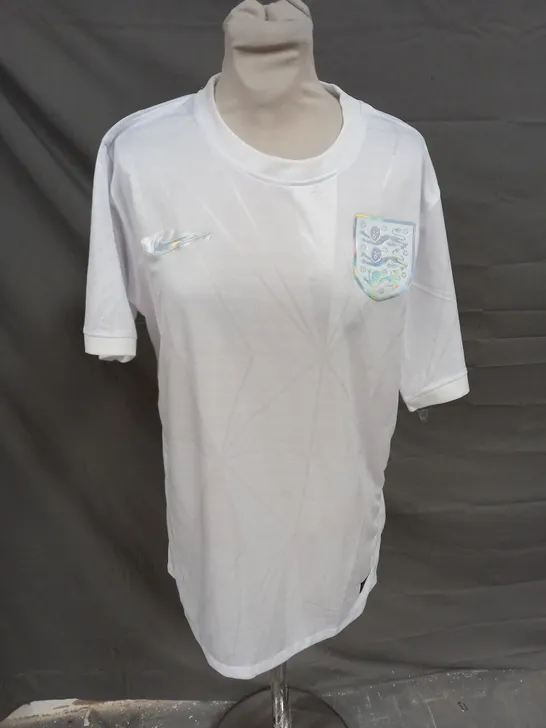 NIKE ENGLAND WOMENS FOOTBALL JERSEY IN WHITE SIZE L