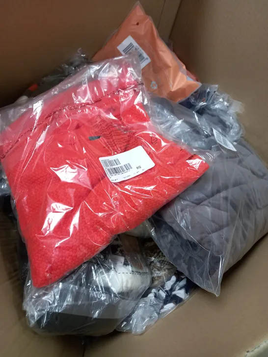 BOX OF APPROXIMATELY 15 ASSORTED CLOTHING ITEMS TO INCLUDE SHAPING LEGGINGS, JUMPER, TOPS ETC