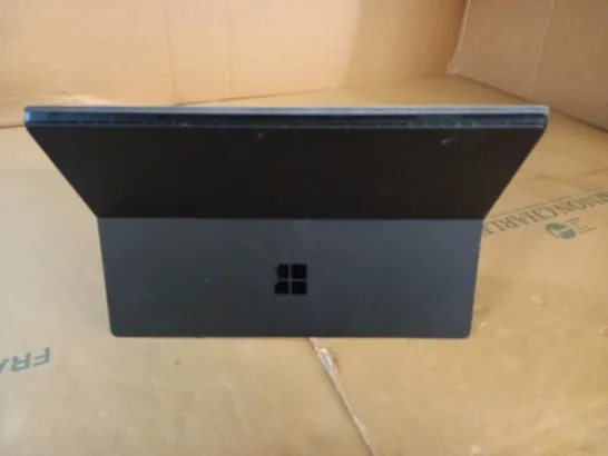 MICROSOFT SURFACE PRO I5-1035G4 8GB RAM 256 SSD -  MODEL 1866