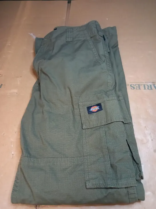 DICKIES GREEN CARGO TROUSERS SIZE W29