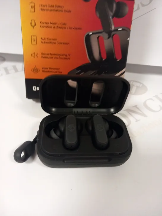 BOXED SKULLCANDY MINI AND MIGHTY DINGE TRUE WIRELESS EARBUDS