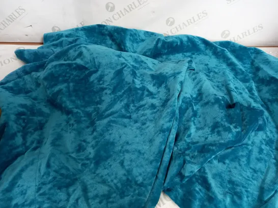 BLUE CRUHED VELVET DUVET SET