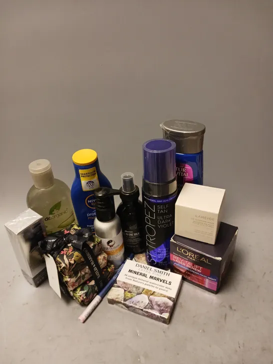 BOX OF APPROXIMATELY 12 COSMETIC ITEMS TO INCLUDE - ST TROPEZ ULTRA VIOLET DARK BRONZING MOUSSE - L'OREAL REVITALIFT ANTI-AGEING CREAM - STUDIO LONDON PRECISION EYELINER - ETC