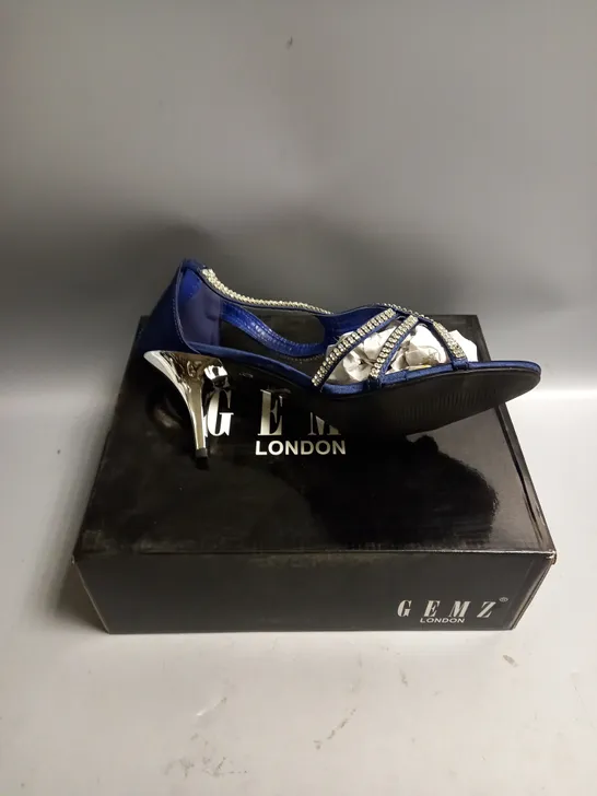 BOXED GEMZ LONDON HIGH HEELED SPARKLY NAVY SATIN SHOES. SIZE 8
