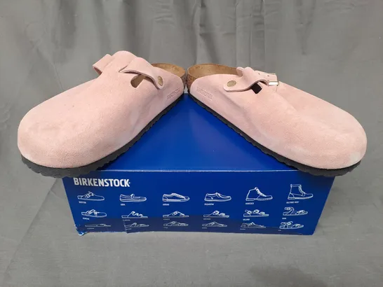 BOXED PAIR OF BIRKENSTOCK BOSTON BS SHOES IN LIGHT ROSE UK SIZE 10.5